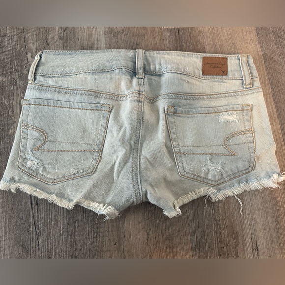 American Eagle Distressed Light Blue Denim Shorts - Picture 4 of 4